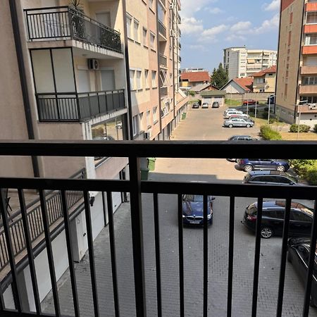 Big Spacious Apartment In Pej Center With Wi-Fi Peje Eksteriør bilde