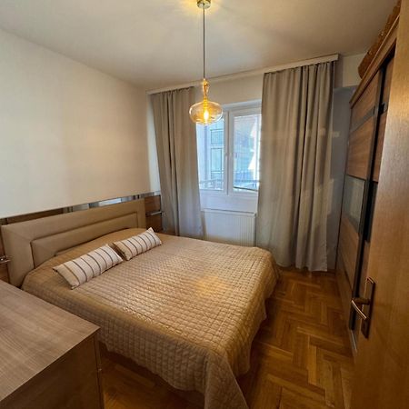 Big Spacious Apartment In Pej Center With Wi-Fi Peje Eksteriør bilde